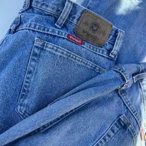 BOGO 2 pack 38x30 Comfort Superior lite wash blue jeans Wranglers